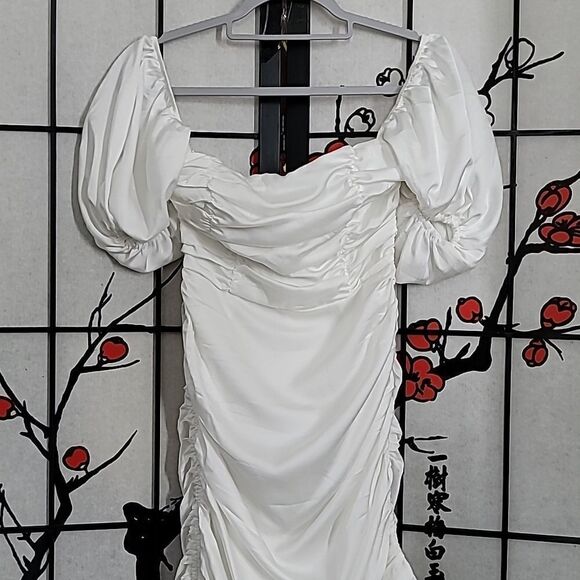 Sabo Skirt Ruched Mini Peasant Dress in White - Picture 4 of 11